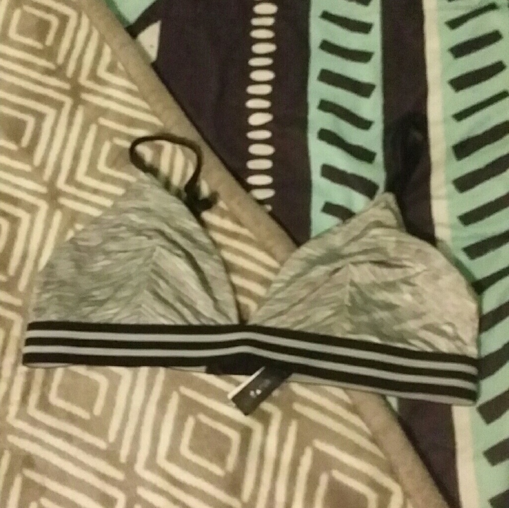 Danskin Now Cupless Bra